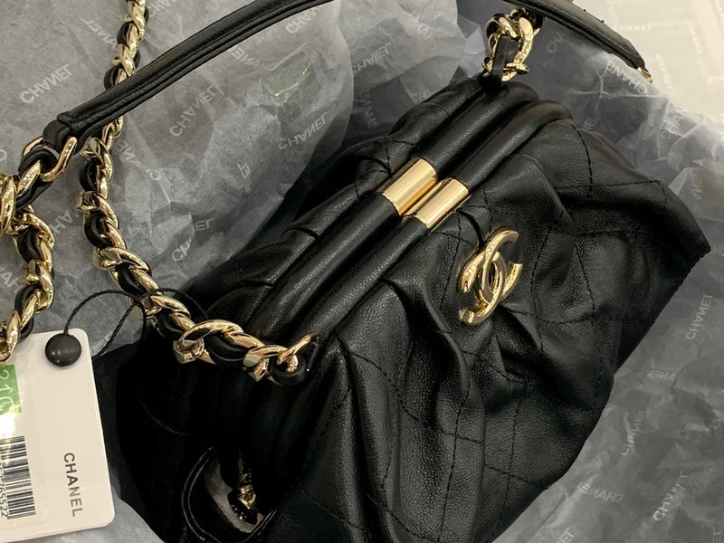 Dragons Bags Detail