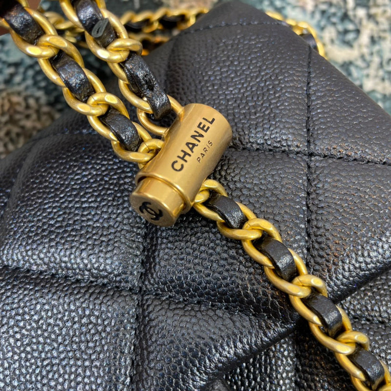Dragons Bags Detail
