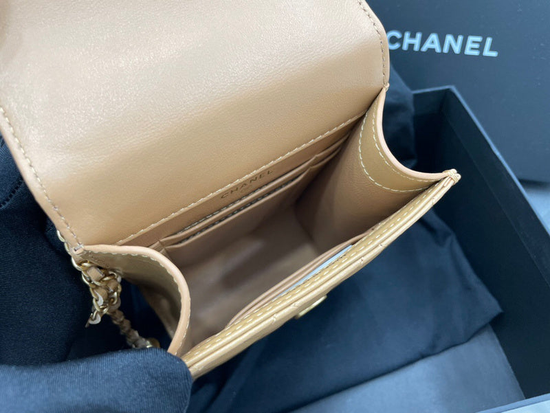 Dragons Bags Detail