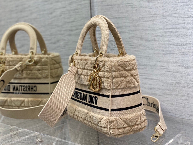 Dragons Bags Detail