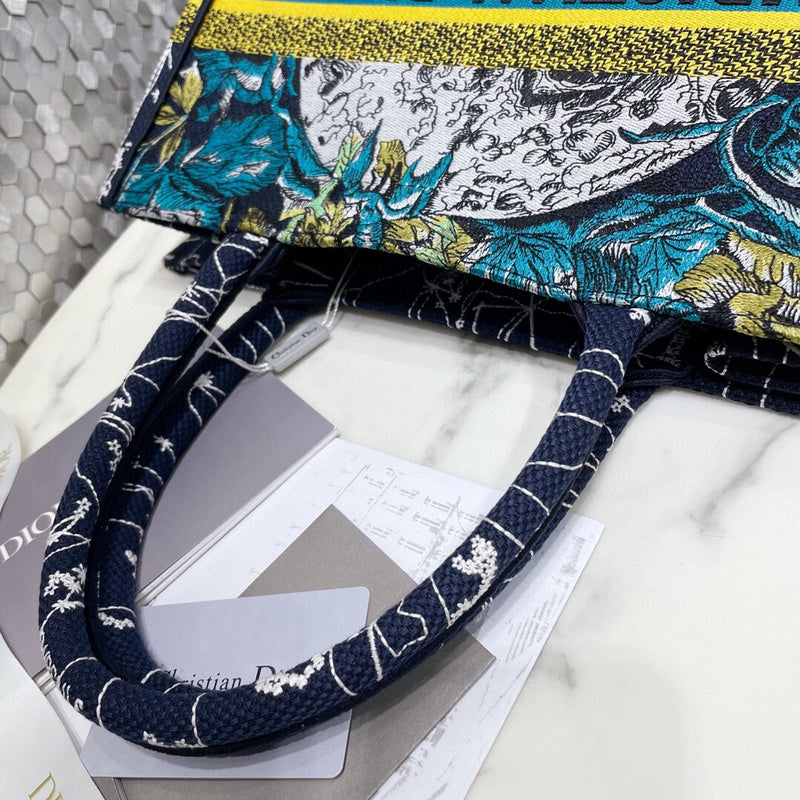 Dragons Bags Detail