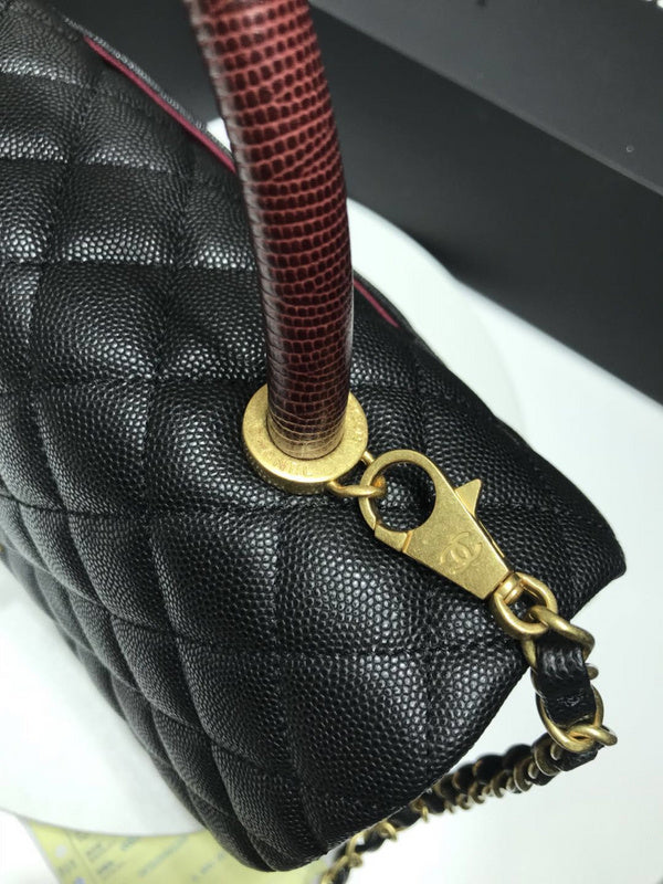 Dragons Bags Detail