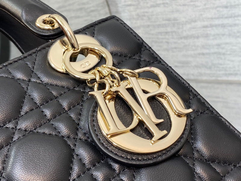 Dragons Bags Detail