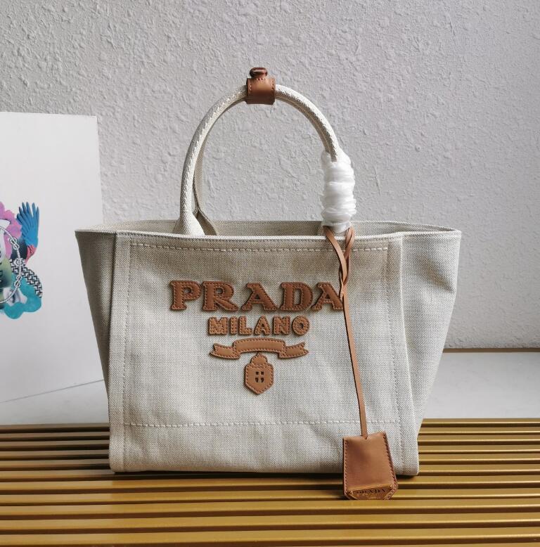 Dragons Bags Detail