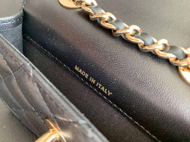 Dragons Bags Detail