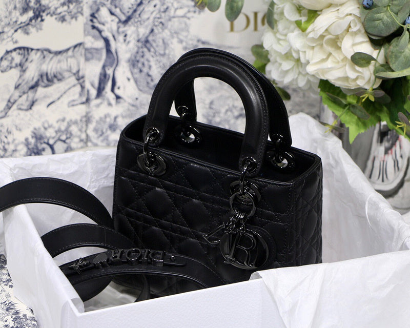Dragons Bags Detail