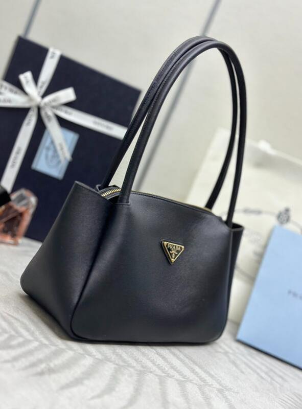 Dragons Bags Bags

 - PD Bags - 048
