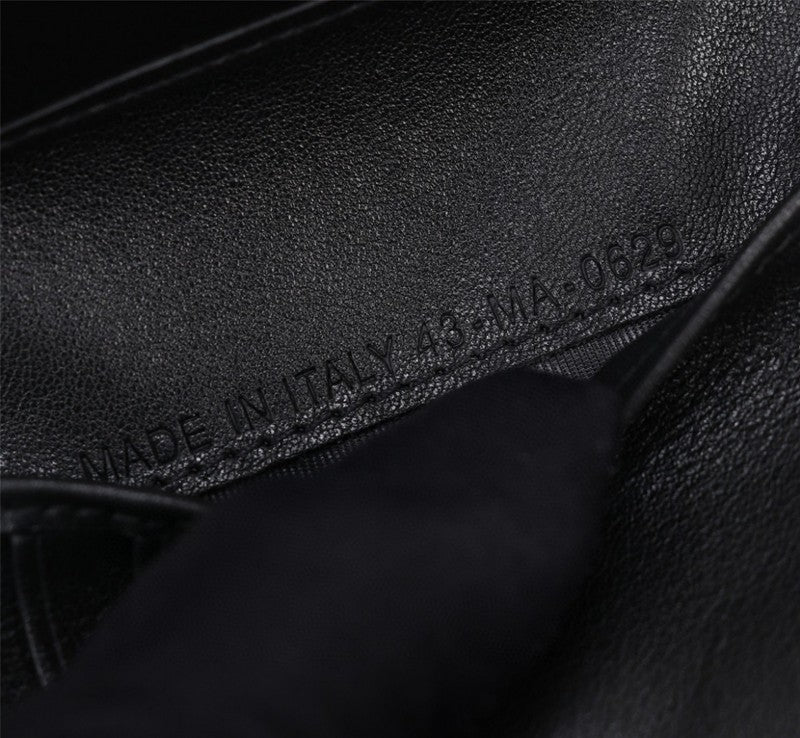 Dragons Bags Detail