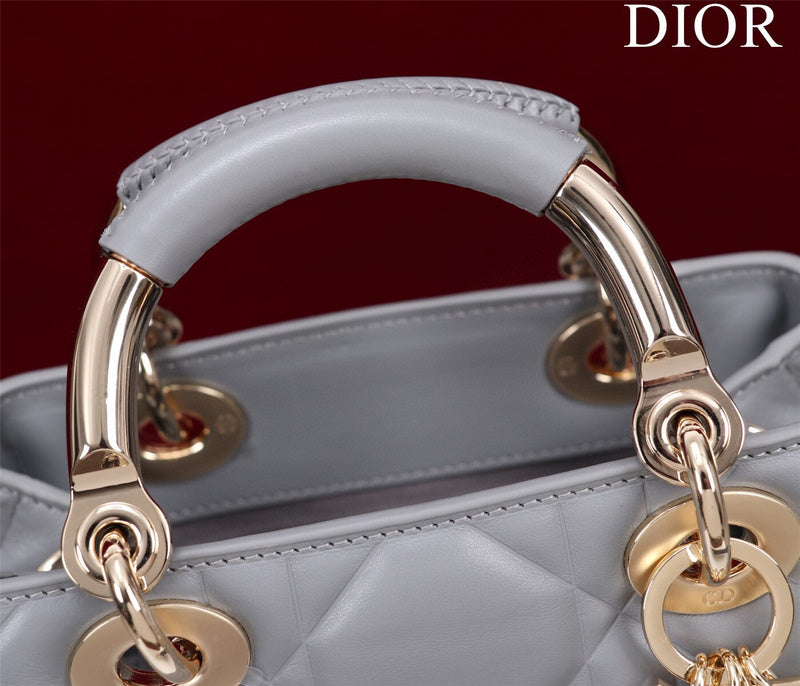Dragons Bags Detail