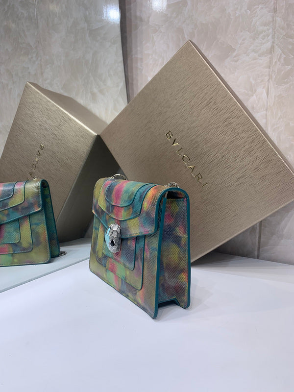Dragons Bags Detail