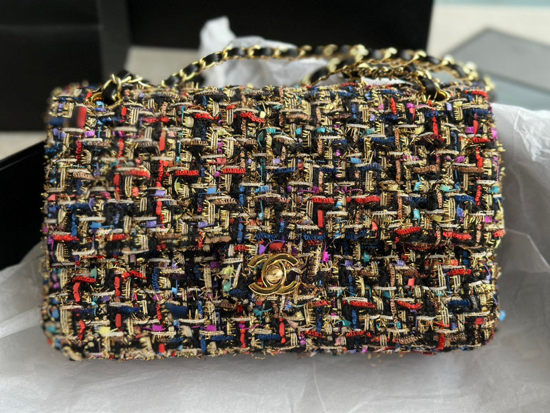 Dragons Bags Detail