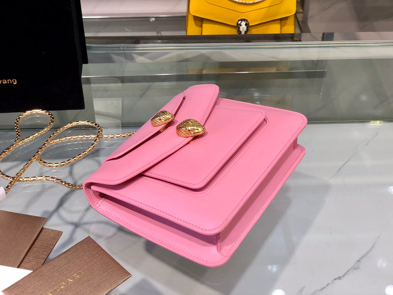 Dragons Bags Detail