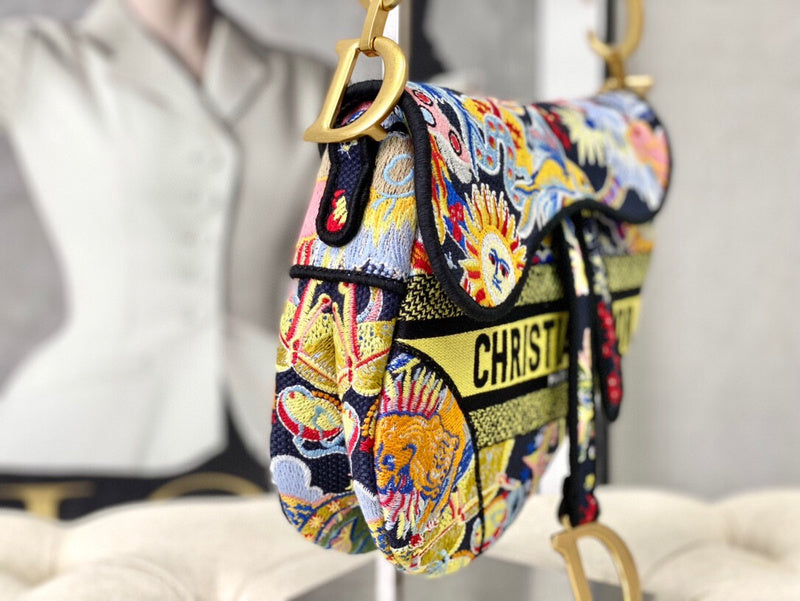 Dragons Bags Detail
