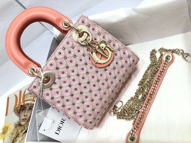 Dragons Bags Detail