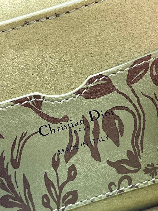 Dragons Bags Detail