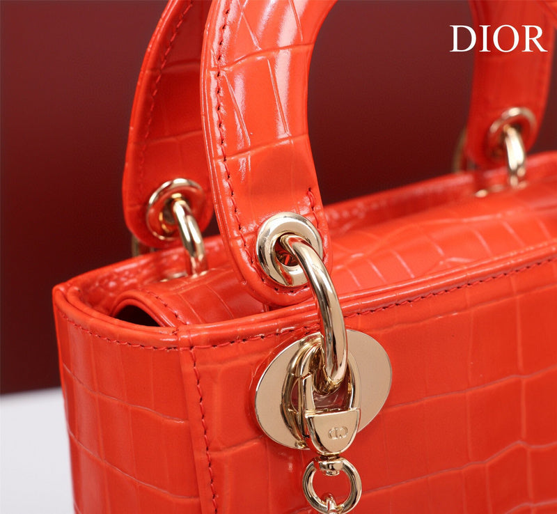 Dragons Bags Detail