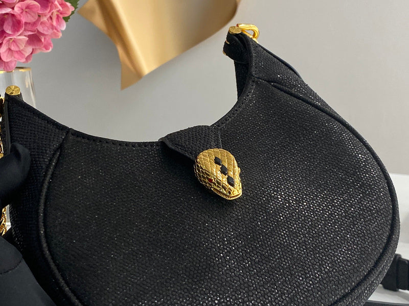 Dragons Bags Detail