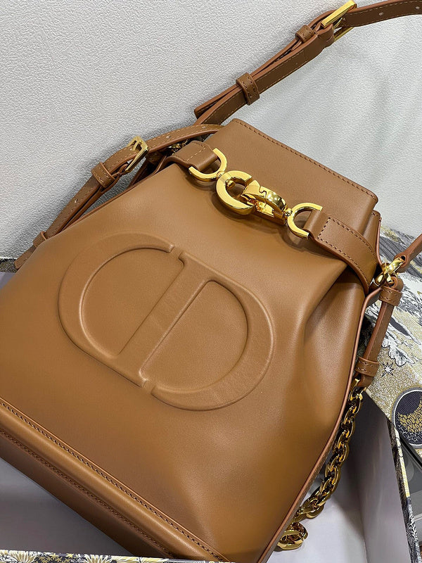 Dragons Bags Detail