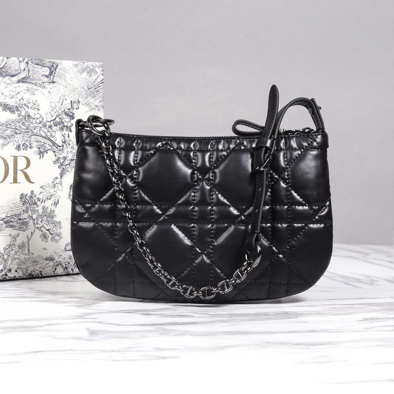 Dragons Bags Detail