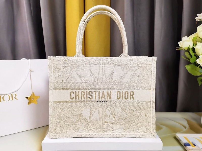 Dragons Bags Detail