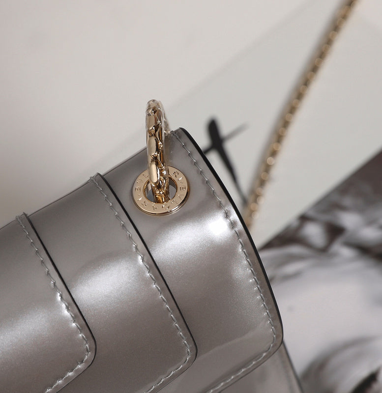 Dragons Bags Detail