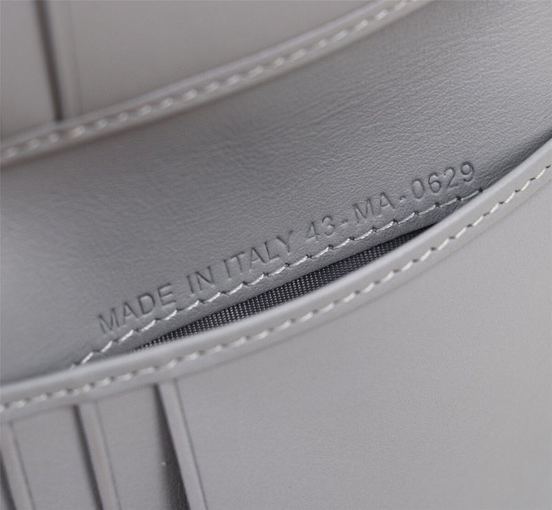 Dragons Bags Detail
