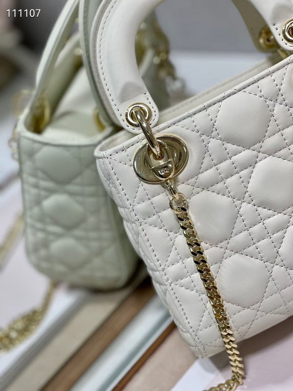 Dragons Bags Detail