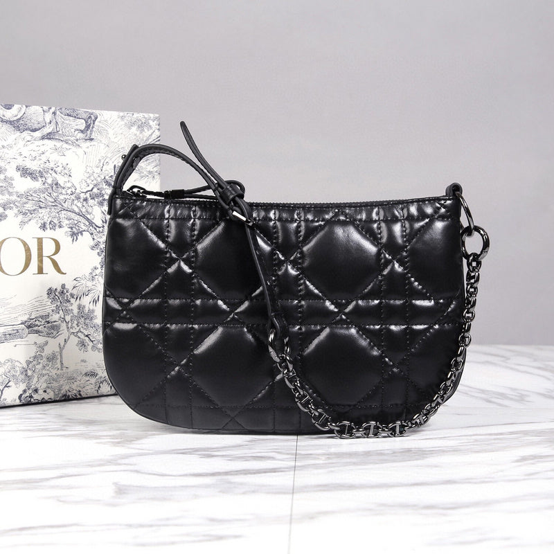 Dragons Bags Detail