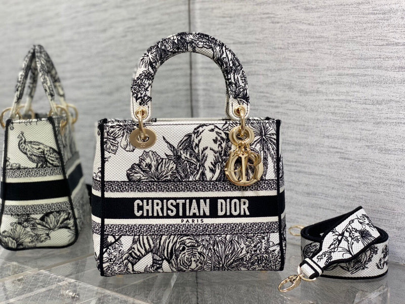 Dragons Bags Detail
