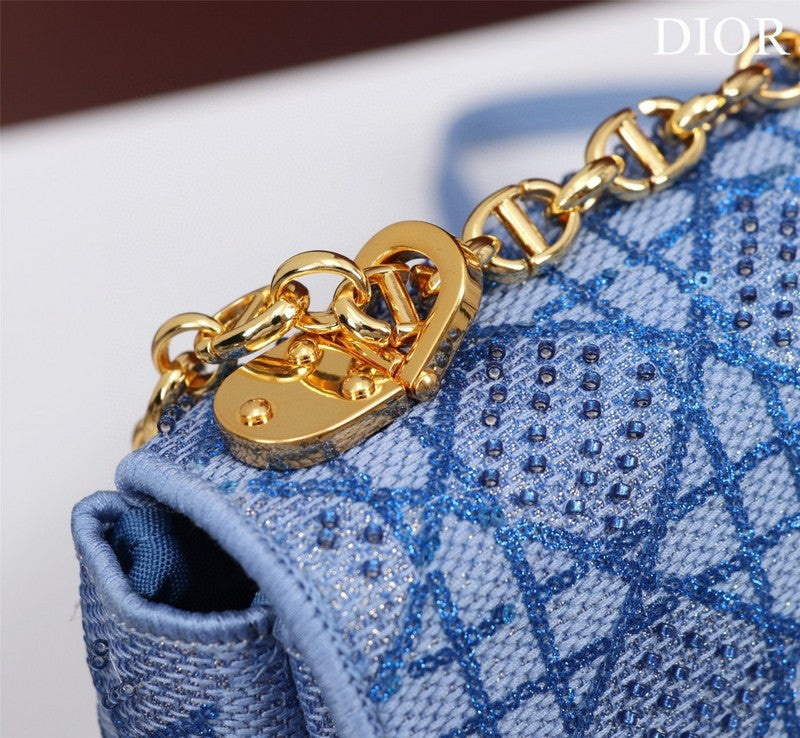 Dragons Bags Detail