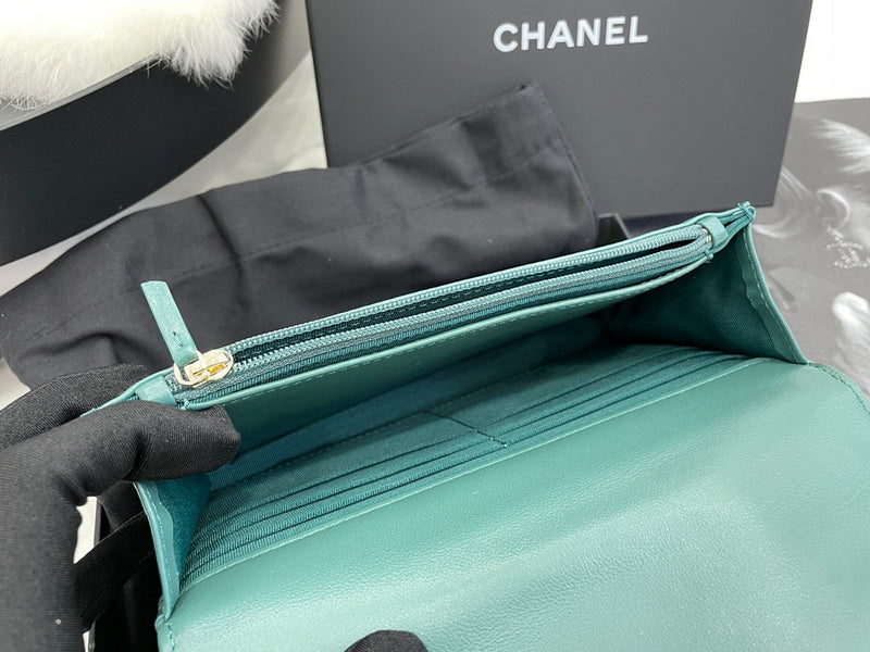 Dragons Bags Detail