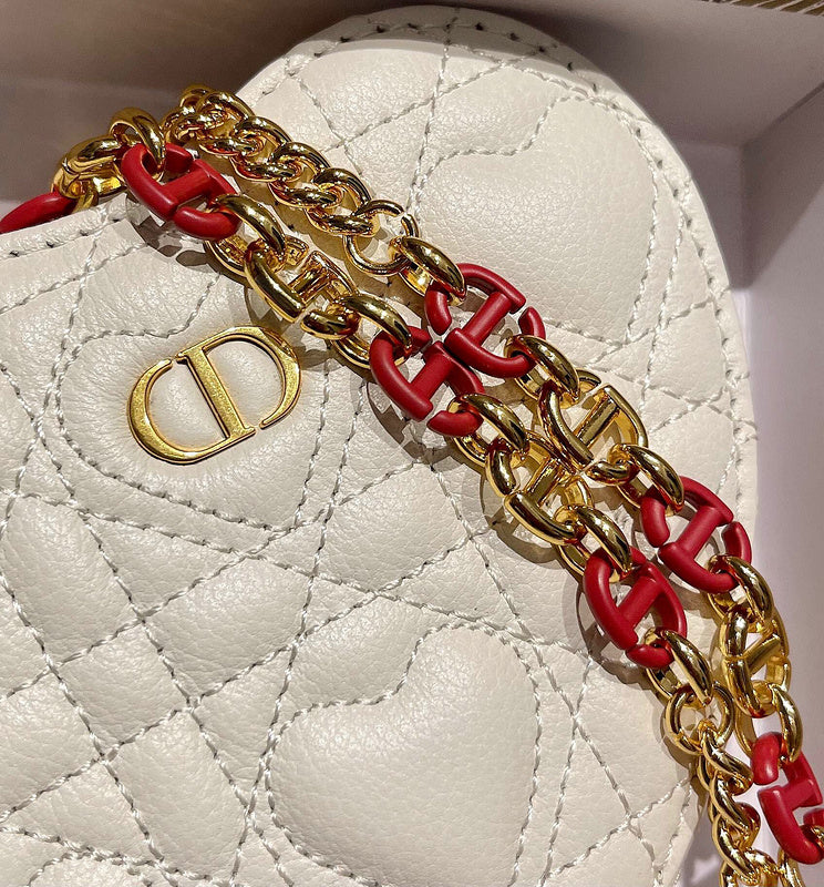Dragons Bags Detail