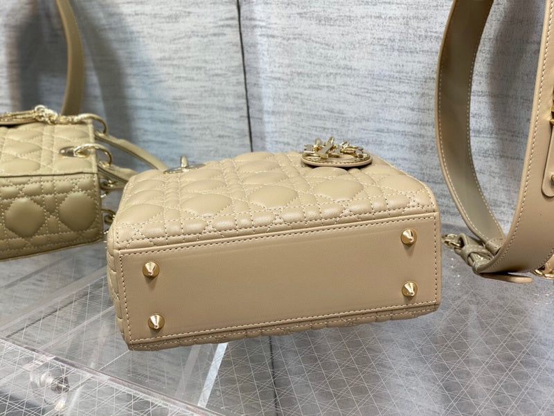 Dragons Bags Detail