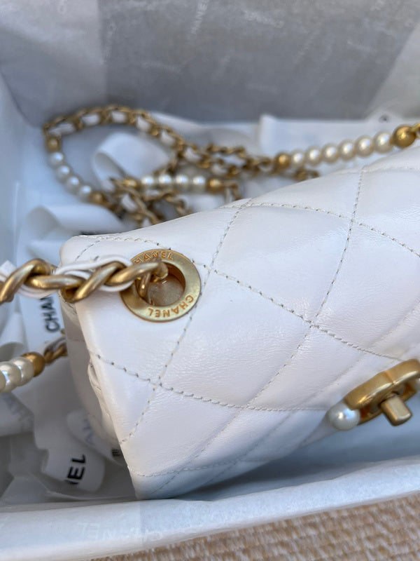 Dragons Bags Detail