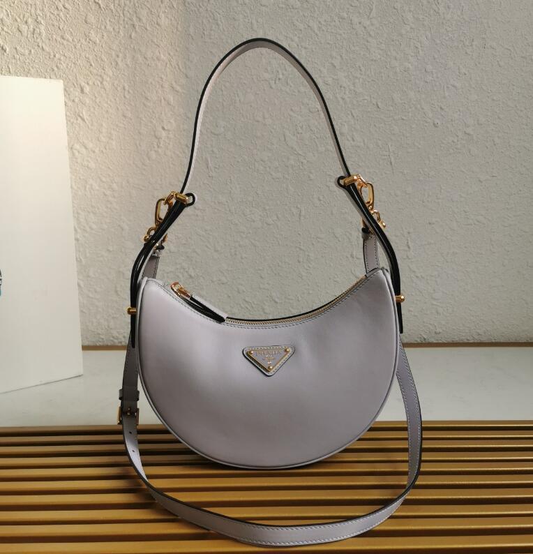 Dragons Bags Bags

 - PD Bags - 016