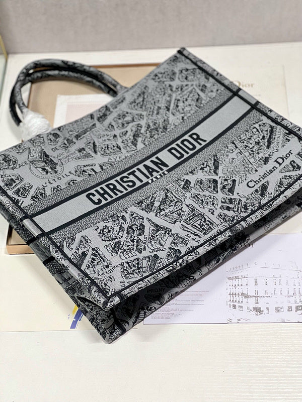 Dragons Bags Detail