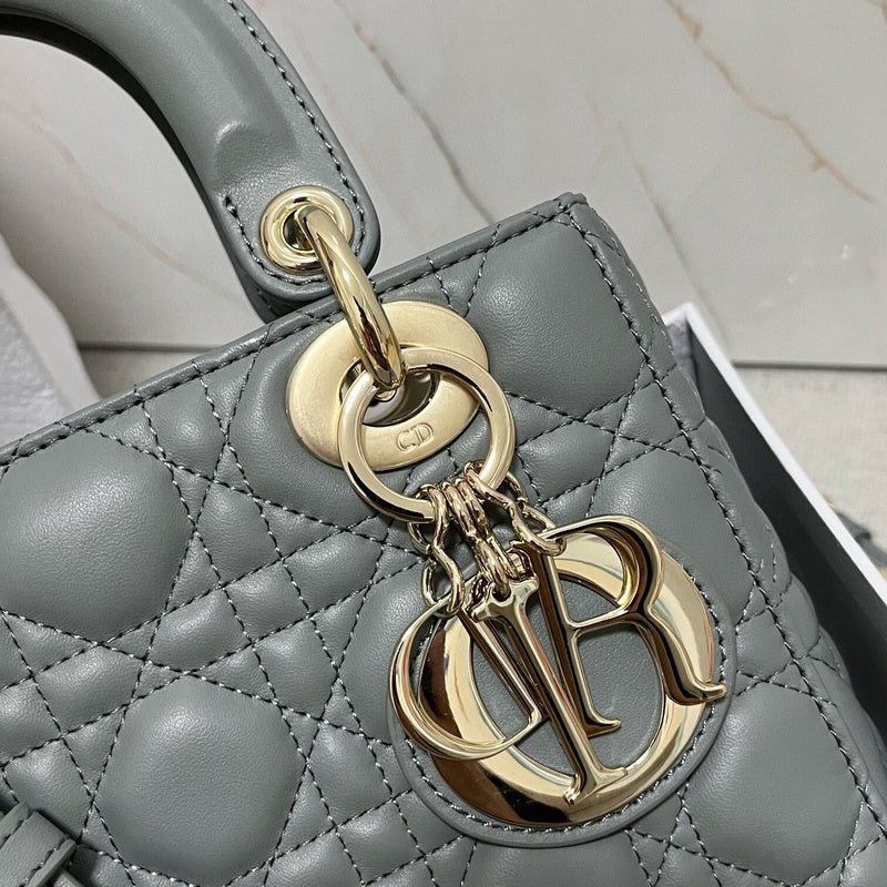Dragons Bags Detail