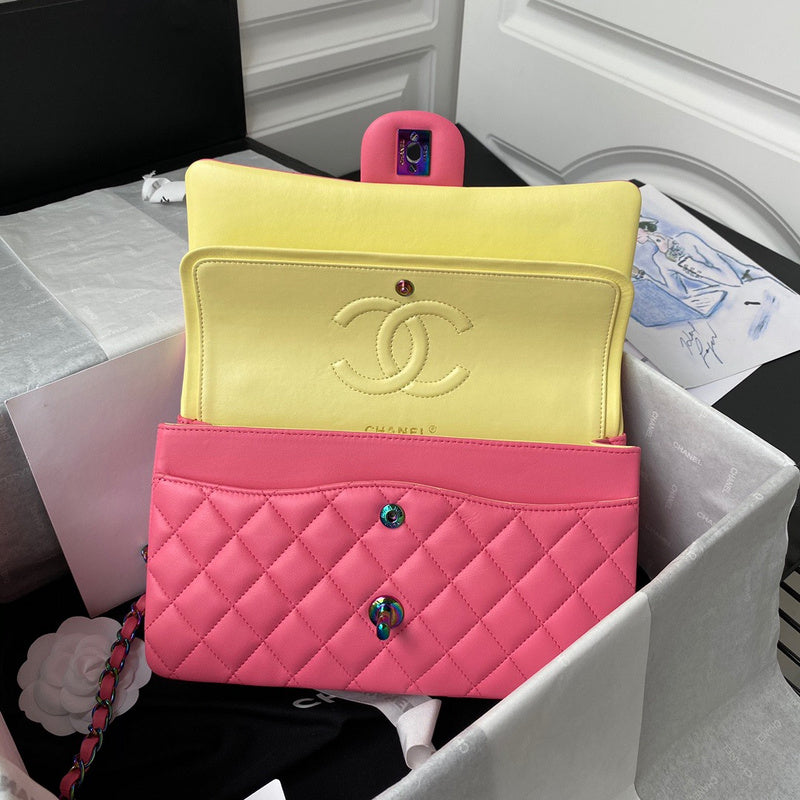 Dragons Bags Detail