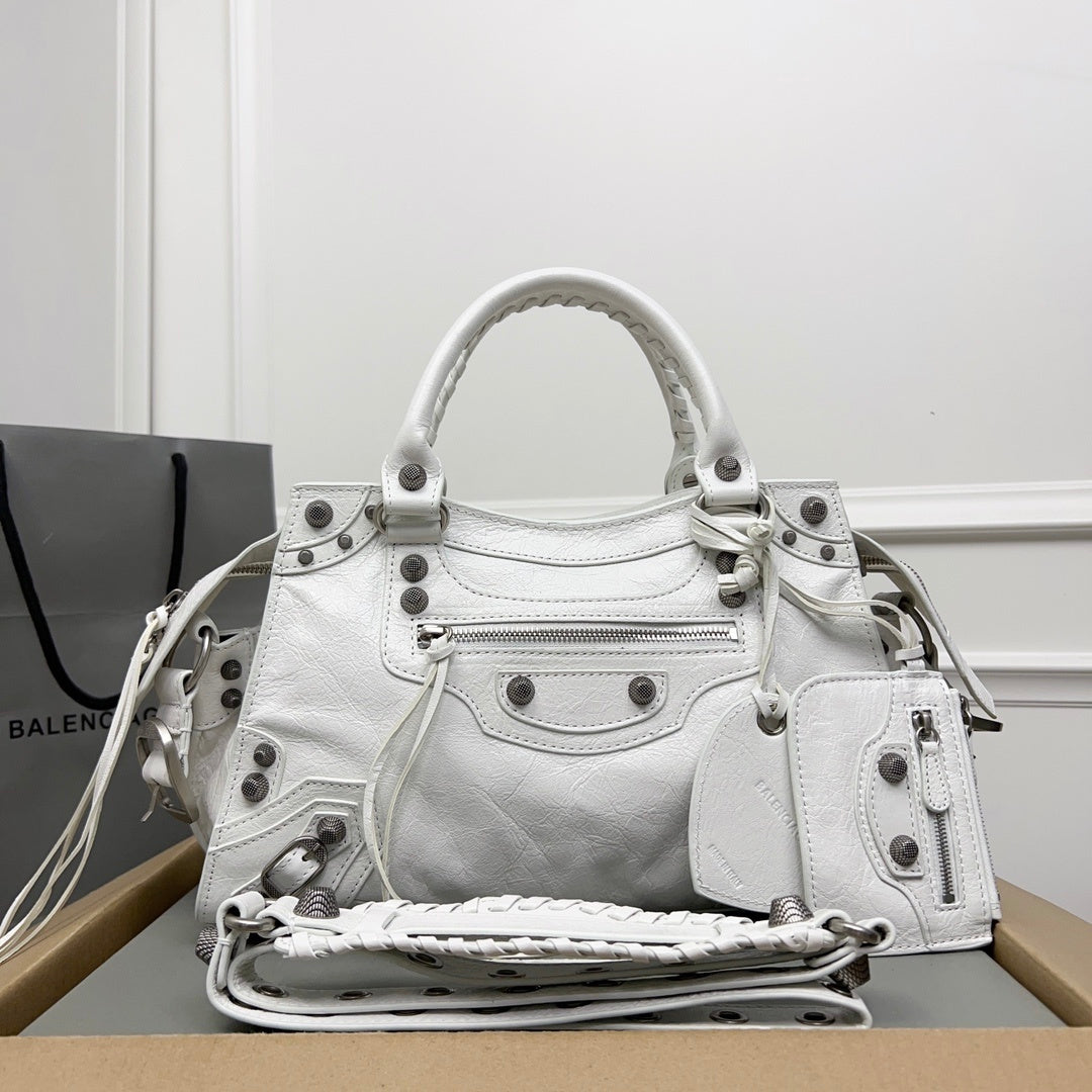 new-luxury-designer-bags-nm24281