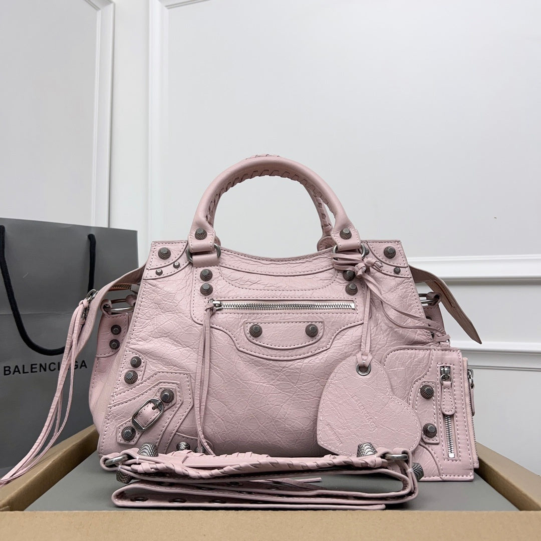 new-luxury-designer-bags-nm24273