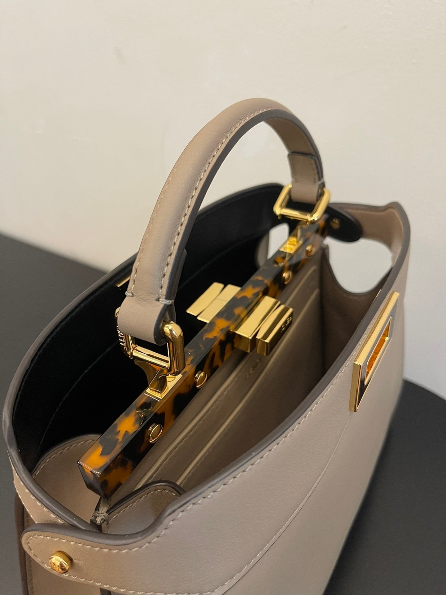 Dragons Bags - High-Quality Designer Products for You - AFFORDABLE LUXURY BAGS - 19146