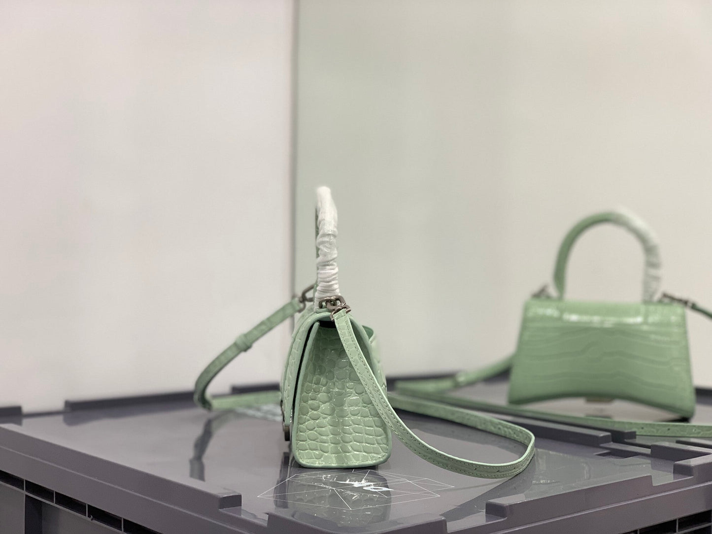 new-luxury-designer-bags-nm24066