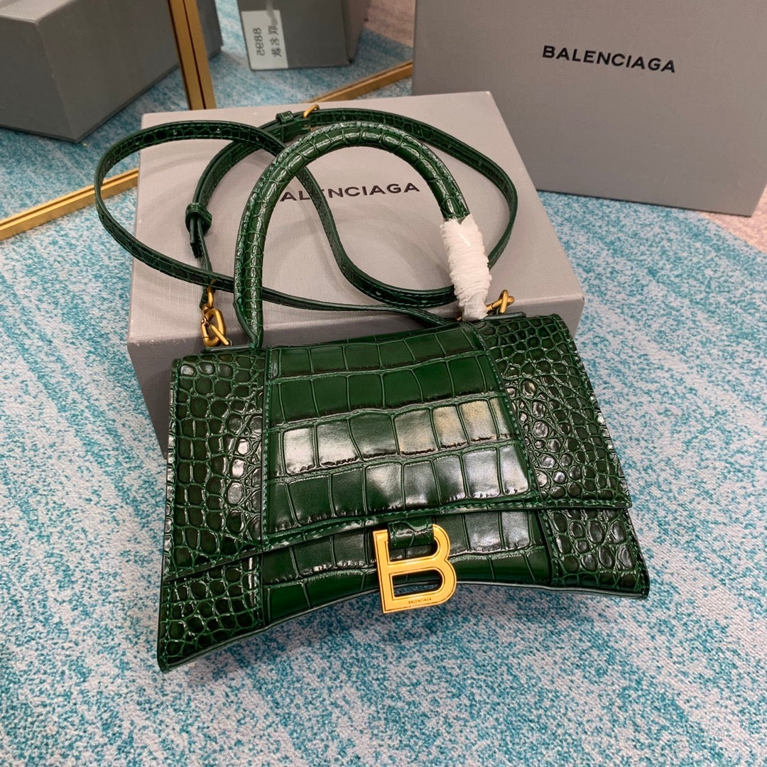 new-luxury-designer-bags-nm24080