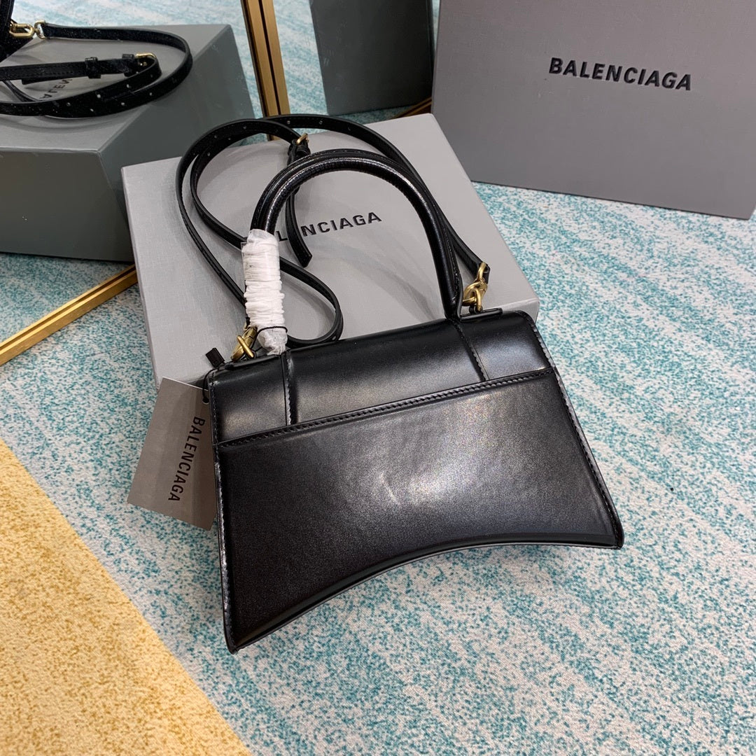 new-luxury-designer-bags-nm24085