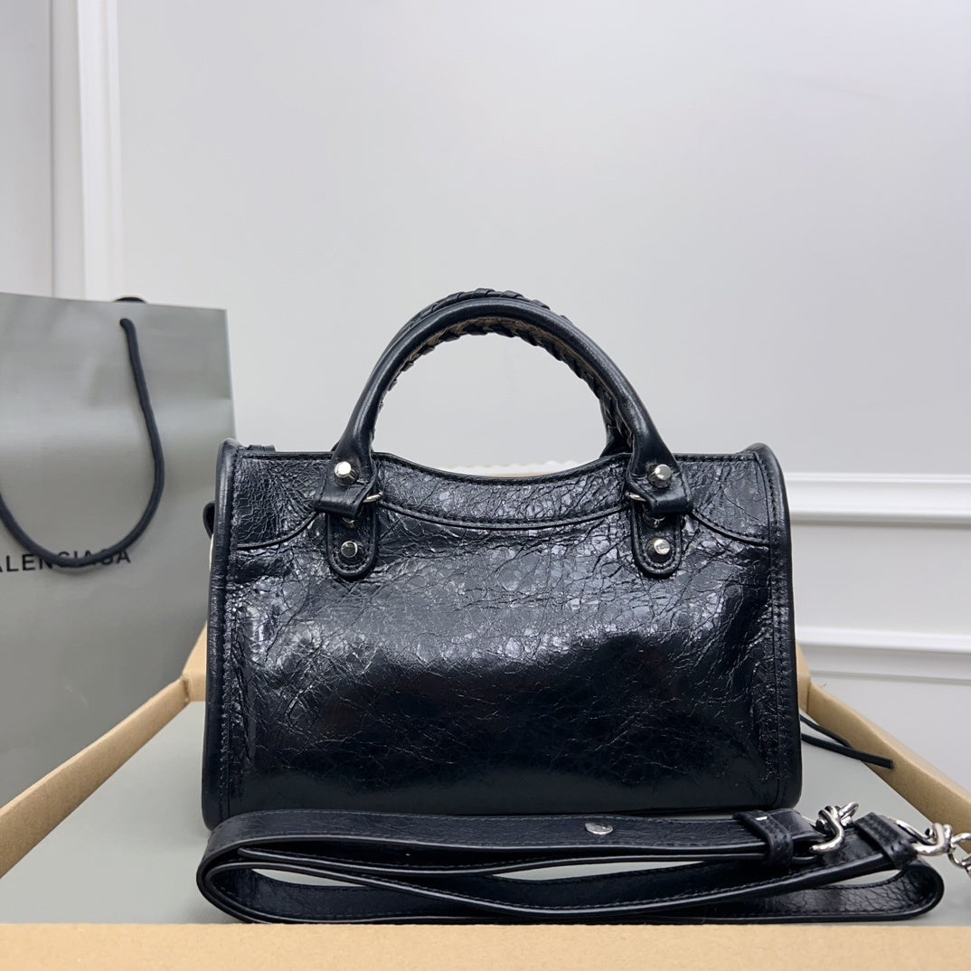 new-luxury-designer-bags-nm24041