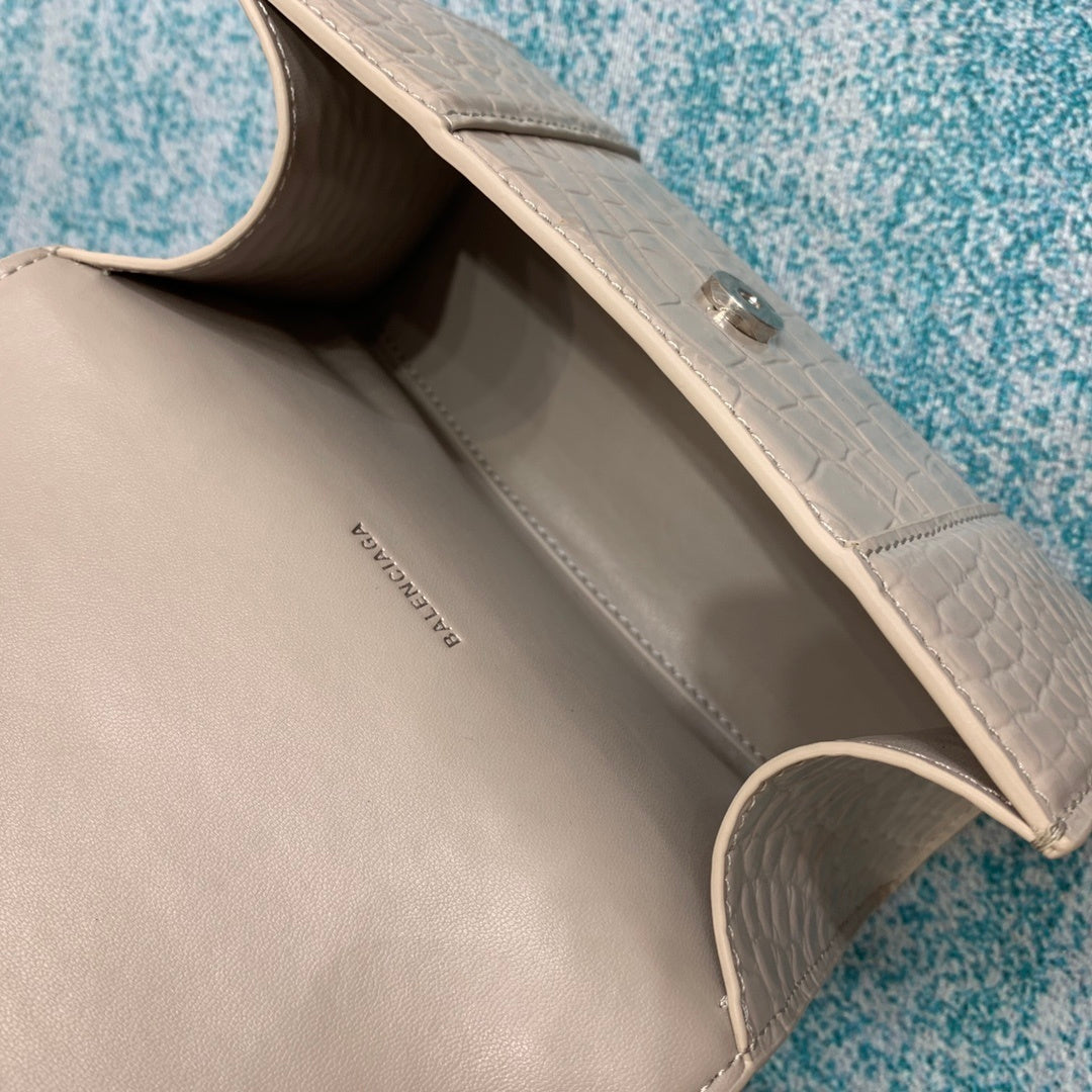 new-luxury-designer-bags-nm24076