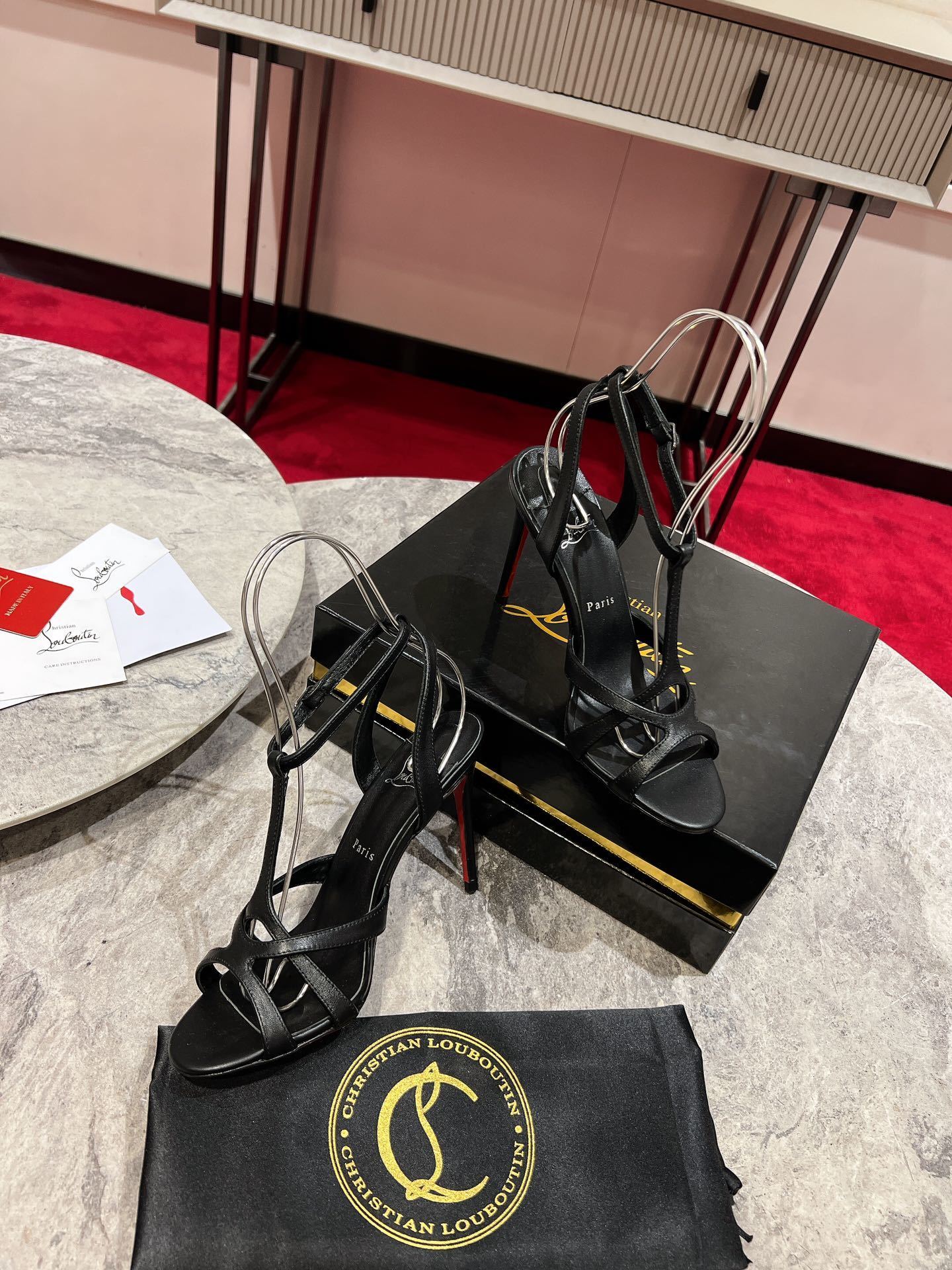 Dragons Bags - High-Quality Designer Products for You - AFFORDABLE LUXURY HEELS - 8075