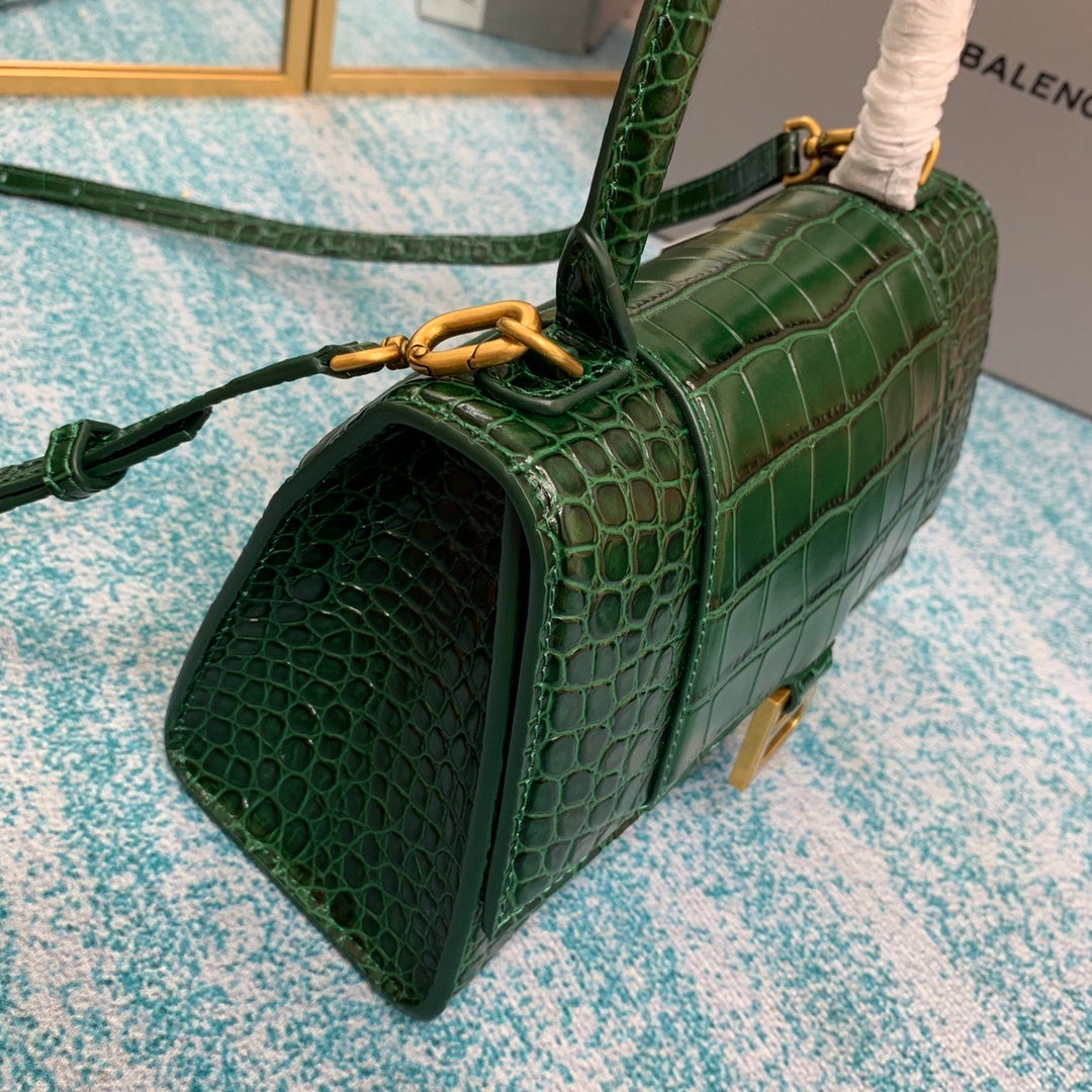 new-luxury-designer-bags-nm24080