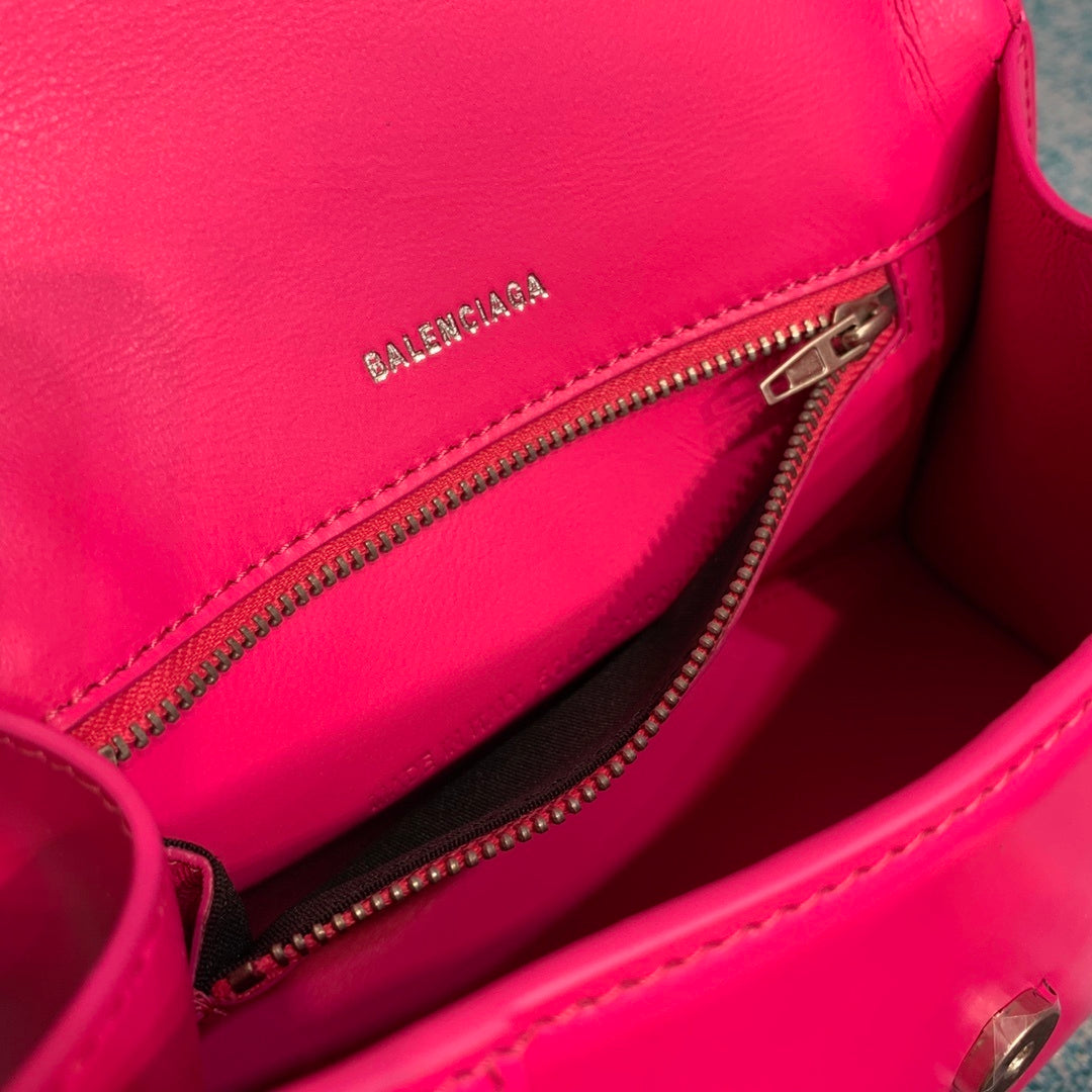 new-luxury-designer-bags-nm24083
