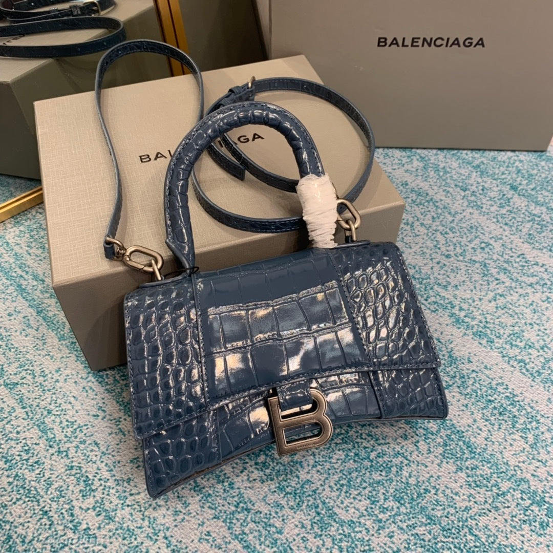 new-luxury-designer-bags-nm24074
